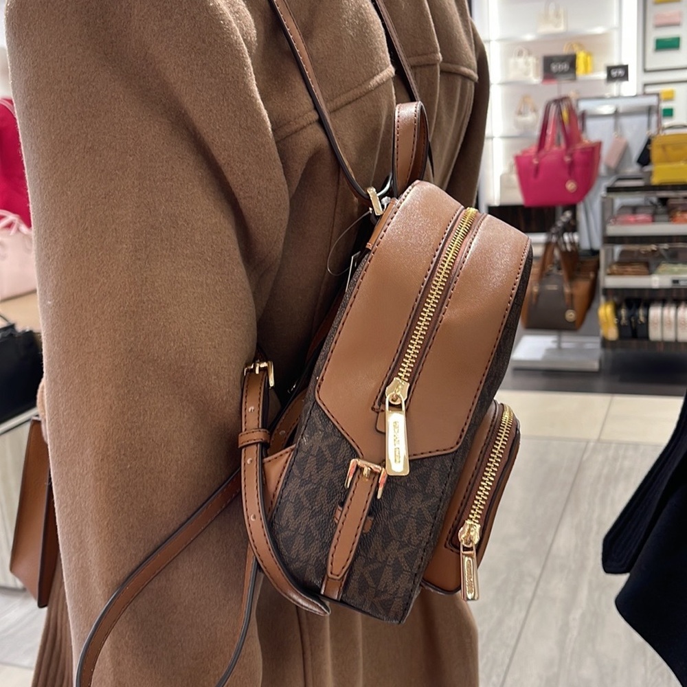 Michael Kors Ladies Backpack Bag Jaycee XS Conv Zip Backpack Brown - Picture 16 of 16